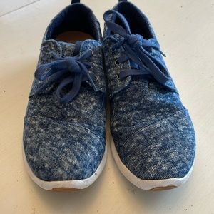 Tom’s Sneakers Size 7.5